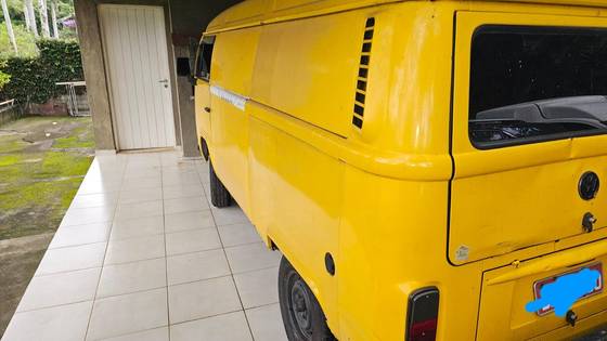 VOLKSWAGEN KOMBI 1.4 MI FURGÃO 8V FLEX 3P MANUAL